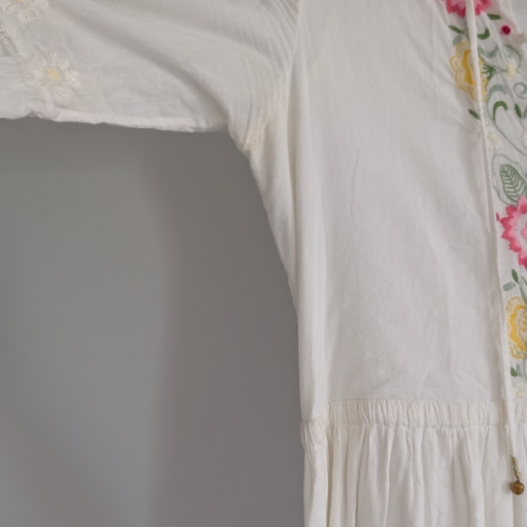 White Floral Embroidered Dress - Picture 2 of 2